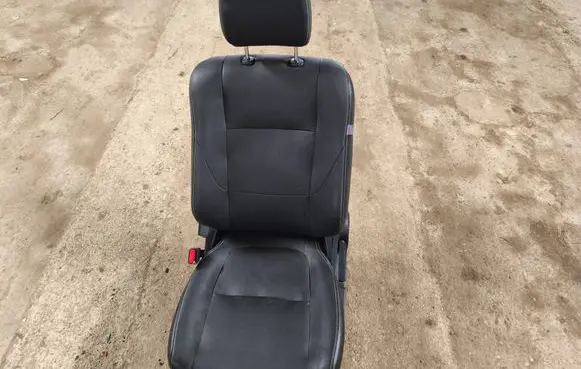 Mitsubishi Outlander Front driver seat