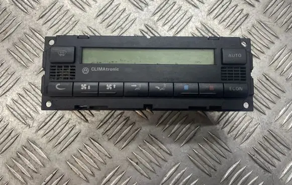 Volkswagen PASSAT B5.5 Climate control unit 9341706004