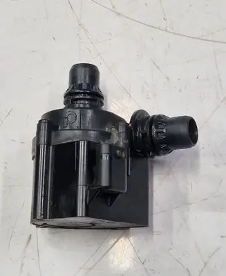 BMW 5 F10 F11 Electric auxiliary coolant/water pump 8511748