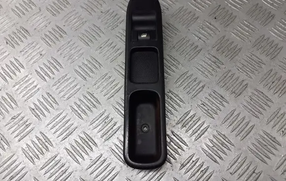 Peugeot 307 Quarter vent window switch 96351625XT