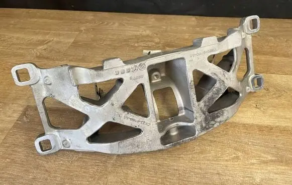 Jaguar XF X250 Gearbox mount cx23-5060-aa 5w93-5060-ab
