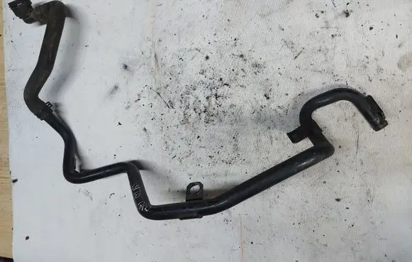 Volkswagen Touran I Engine coolant pipe/hose 03G121151