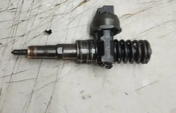 Audi A4 S4 B7 8E 8H Fuel injector 0414720314