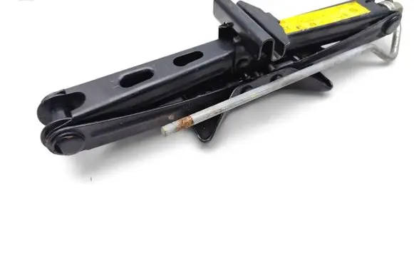 Ford Mondeo MK IV Lift Jack 6G92-17080-FA