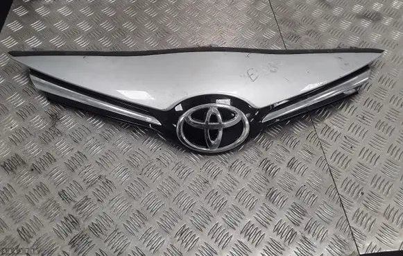 Toyota Avensis T270 Front bumper lower grill 5311405120