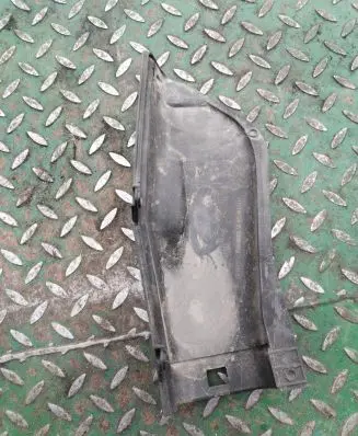 BMW 5 E60 E61 Air filter box cover 7789109 0514011810