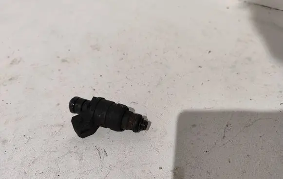 Audi A6 S6 C5 4B Fuel injector 078133551AC