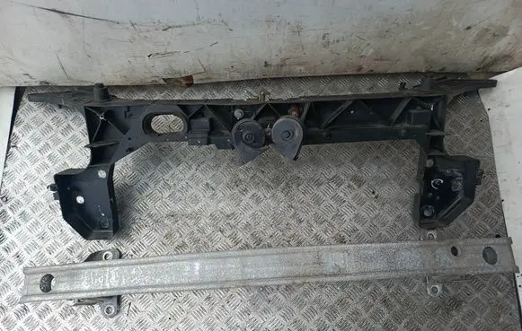 Renault Clio III Radiator support slam panel