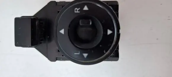 KIA Ceed Wing mirror switch 457480