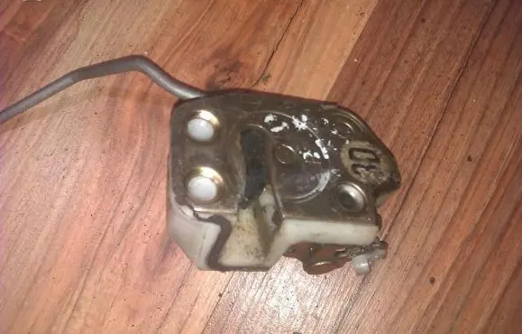 Mazda 323 Front door lock