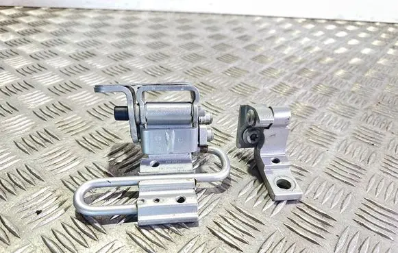 Audi A4 S4 B7 8E 8H Rear door hinge set 8E0833411