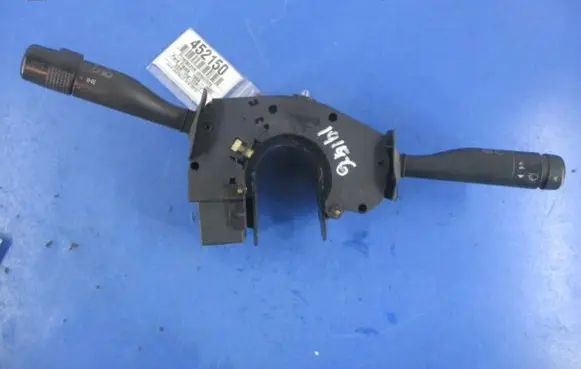 Ford Fiesta Other switches/knobs/shifts 96FG13335CB