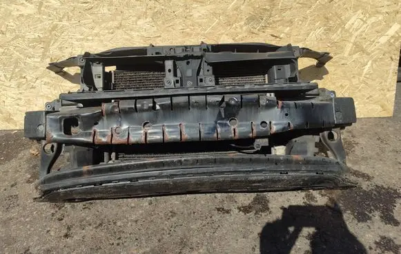 Volkswagen PASSAT B7 Radiator support slam panel 3C0121253AR