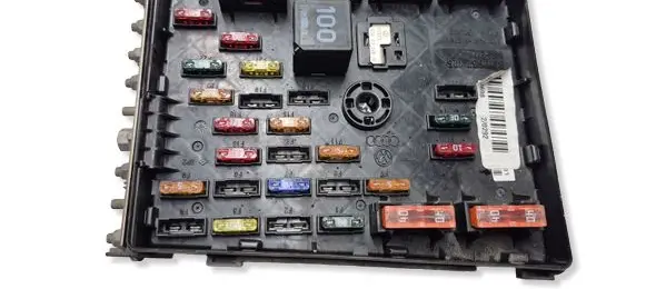 Volkswagen PASSAT B6 Fuse module 3C0937125 63592777