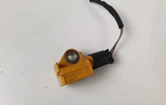 Mercedes-Benz E W212 Airbag deployment crash/impact sensor A2128210351