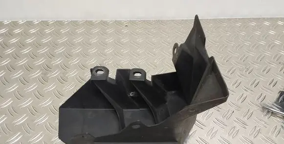 Rear bumper corner part panel trim