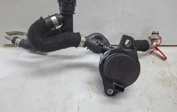 Citroen C3 Water pump S27610265 9857212180