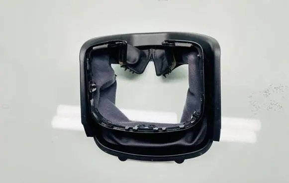 Steering wheel column trim
