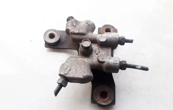 Nissan Almera Air suspension compressor 