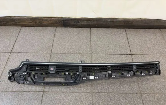 Audi A5 Dash center air vent grill 09618001
