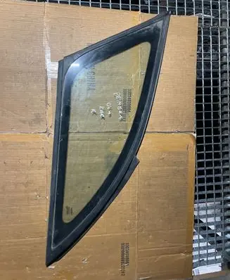 Nissan Primera Rear side window