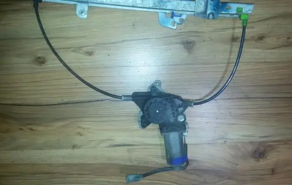Rover 620 Sliding door window regulator with motor