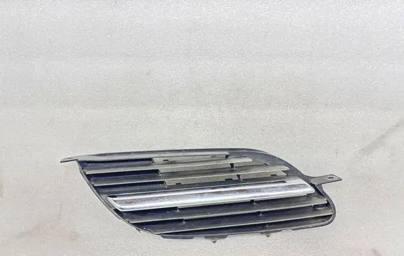 Nissan Almera Tino Front bumper lower grill 9381M020