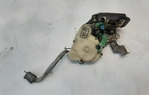KIA Sorento Front door lock