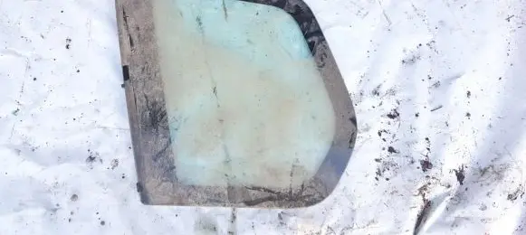 Rear side window