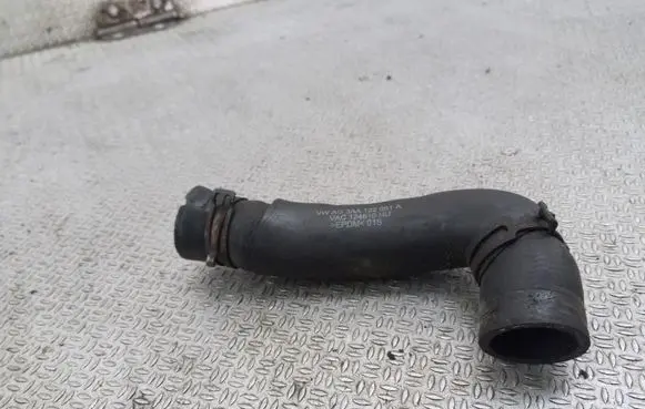Volkswagen PASSAT B7 Engine coolant pipe/hose 3AA122051A