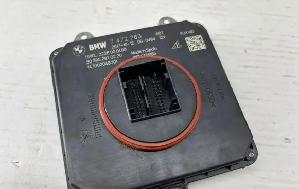 BMW X3 G01 LED ballast control module 7472763