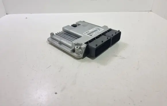 BMW 5 F10 F11 Engine control unit/module 0281019806 DDE8574091