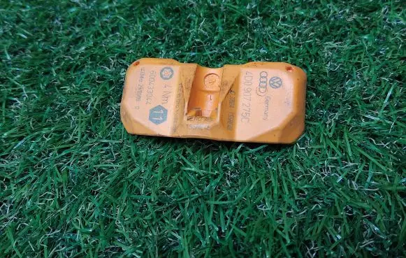 Audi A8 S8 D3 4E Tire pressure sensor 4D0907275C