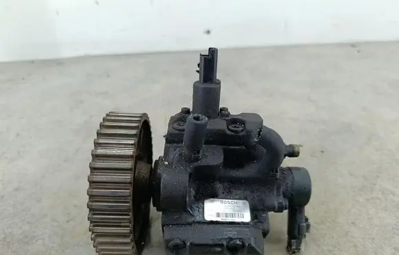 Peugeot 807 Fuel injection high pressure pump 0445010021