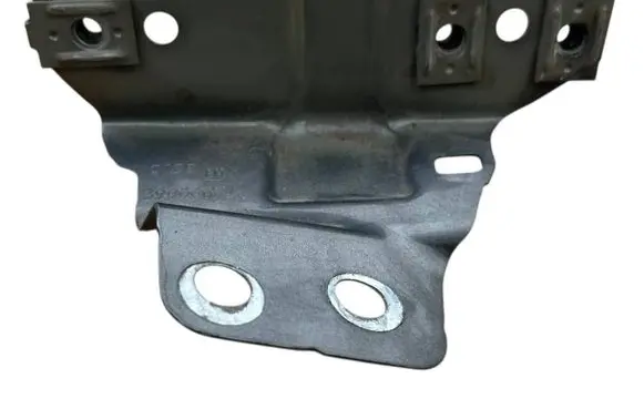 Opel Insignia B Fender mounting bracket 39066642