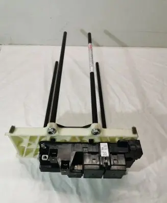 Toyota Auris E180 Relay mounting block G92Z133011 63583507