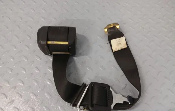 Mercedes-Benz 200 300 W123 Rear seatbelt A1238605585 1238605585