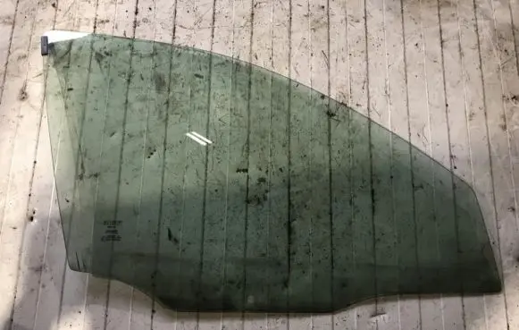 Fiat Marea Front door window glass four-door