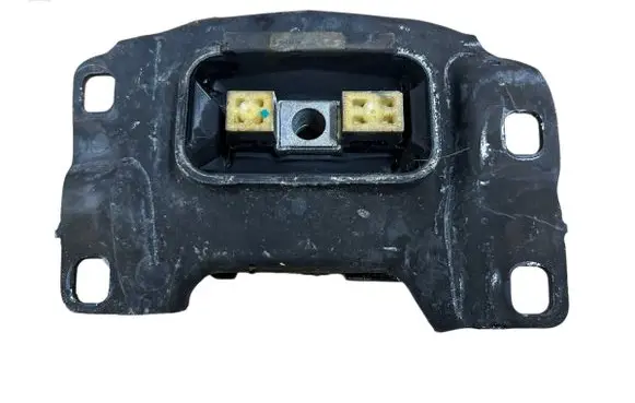 Ford Focus ST Engine mount bracket DV617M121BA