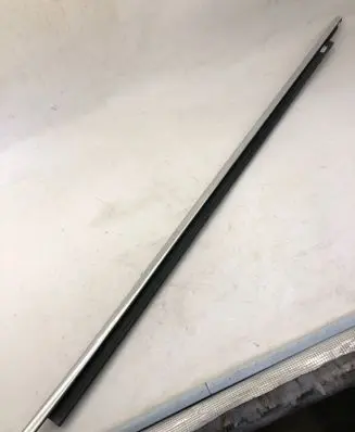 BMW X1 U11 Rubber seal front door window/glass 9451527
