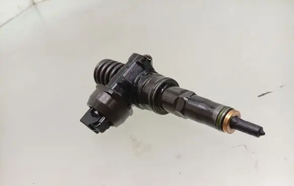 Fuel injector
