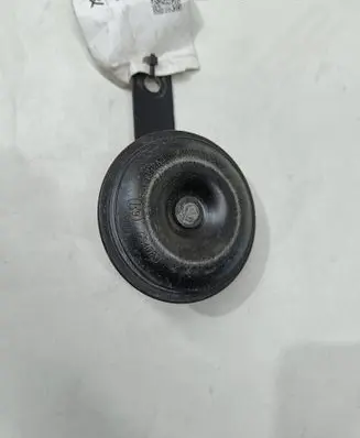 Nissan Leaf II (ZE1) Horn signal 256205SK0A E9004020