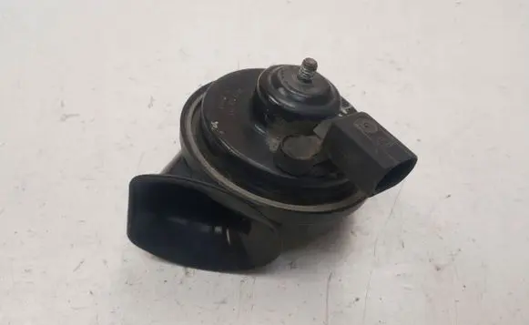 Volkswagen PASSAT B6 Horn signal