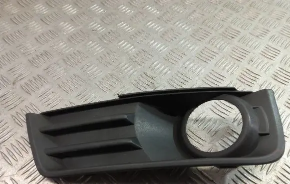 Ford Focus C-MAX Front bumper lower grill 3M51-R19953-AJ