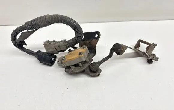 Toyota Avensis T250 Headlight level adjustment motor 8282112430 7C07