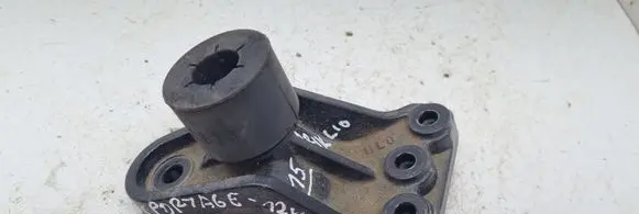 KIA Sportage Engine mounting bracket