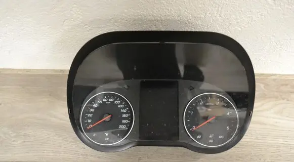 Mercedes-Benz Sprinter W907 W910 Speedometer (instrument cluster) A9079001104