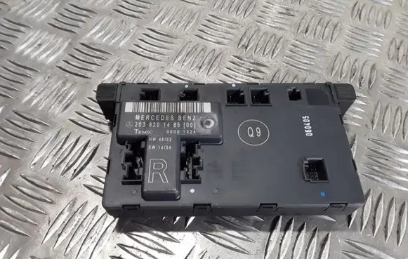 Mercedes-Benz C W203 Door control unit/module 2038201485