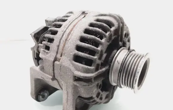 Opel Zafira B Generator/alternator 55556067 0124425020