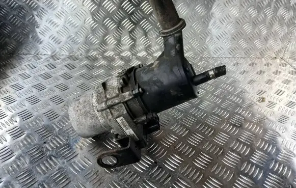 Citroen C4 II Power steering pump 9803319180